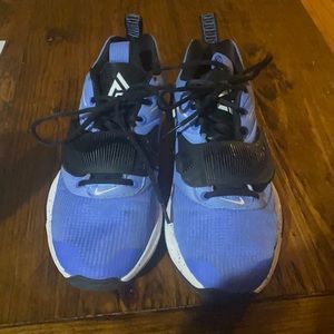 Nike Freak basketball shoes men’s size 7.5 🏀